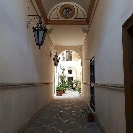 Homey Colosseum Lejlighed